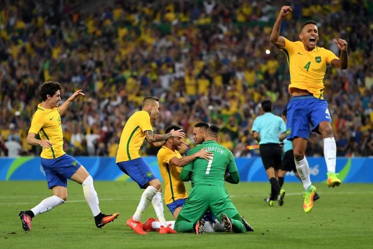 直播:男足决赛巴西VS西班牙